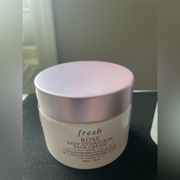 Fresh face cream and cleansing treatment - Picture 3 of 4